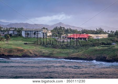 Nawiliwili, Kauai, Hawaii, Usa. - January 16, 2020: Early Morning Light On Timbers Kauai Ocean Golf 