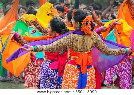 Kolkata, India- 1st March 2018: Girl Dancers,dressed In Colourful Sari (traditional Indian Dress) An