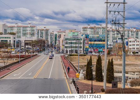 Daejeon, South Korea; January 28, 2020: Cityscape Of Business And Apartment Buildings In Yusong-gu N
