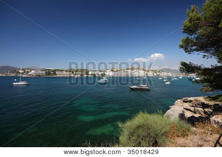 Barcos e mar