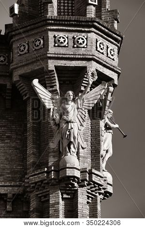 Arc de Triomf was built by architect Josep Vilaseca i Casanovas as the main access gate for the 1888 Barcelona World Fair