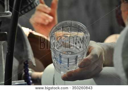 Show The Glass, (part 2), Realice All Process In Waterford Cristal Industries, In South-east Of Irel