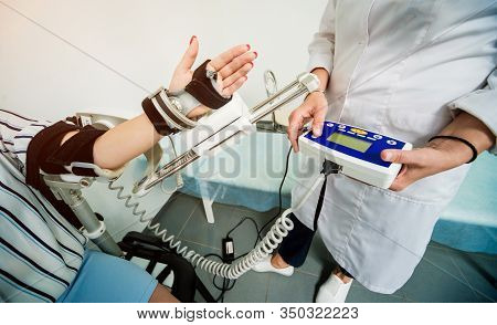 Patient On Cpm Machines, Continuous Passive Range Of Motion.
