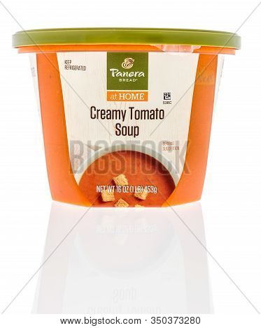 Winneconne,  Wi - 11 February 2020:  A Package Of Panera Bread At Home Creamy Tomato Soup On An Isol