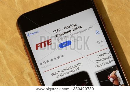 Los Angeles, California, Usa - 12 February 2020: Fite App Store Page Close Up , Illustrative Editori
