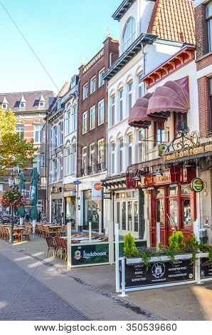 Venlo, Limburg, Netherlands - October 13, 2018: Street With Cafes, Restaurants, And Bars In The Hist