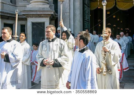Catania, Italy - April 05 2007: Maundy Thursday Procession In Piazza Del Duomo, Near The Catania Cat