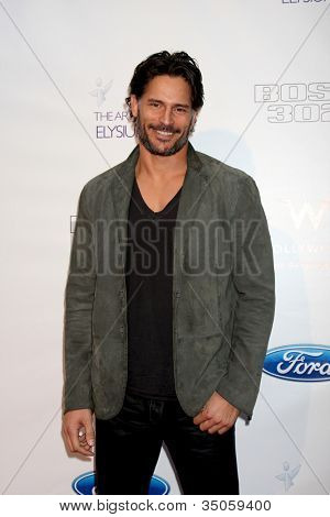 LOS ANGELES - 9 JUN: Joe Manganiello arrivando all'arte di Elysium ritorno di Ford Mustang Boss Eva