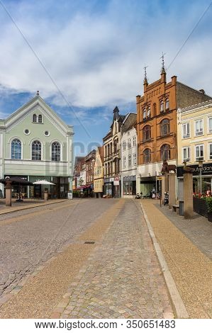Haderslev, Denmark - June 26, 2019: Cobblestoned Street In The Historic Center Of Haderslev, Denmark