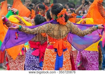 Kolkata, India- 1st March 2018: Girl Dancers,dressed In Colourful Sari (traditional Indian Dress) An