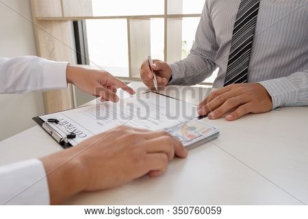 The Business Owner Personally Signed The Deal, Closing The Deal By Accepting Bribes. The Idea Of ​​c