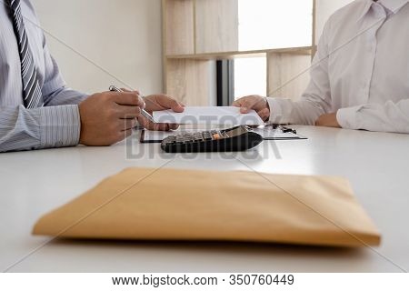The Business Owner Personally Signed The Deal, Closing The Deal By Accepting Bribes. The Idea Of ​​c