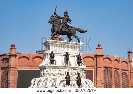 Amritsar India - Febuary 8, 2020: Crowds Around The Sculpture Of Maharaja Ranjit Singh Who Was The L