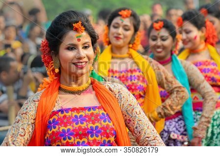 Kolkata, India - 1st March, 2018 : Girl Dancers Dressed In Sari, Traditional Indian Dress With Palas