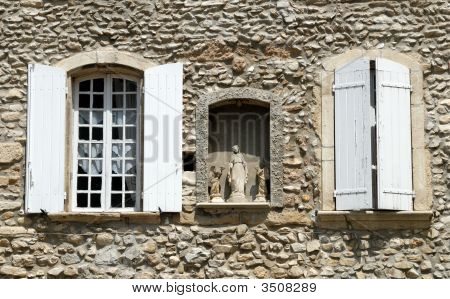 Duas janelas na cidade de francês