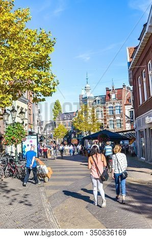 Venlo, Limburg, Netherlands - October 13, 2018: Shopping Street In The Historical Center Of The Dutc