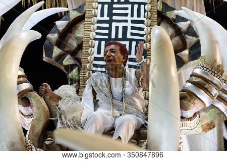 Rio, Brazil - March 04, 2019: Mangueira During The Carnival Samba School Carnival Rj 2019, At Sambod