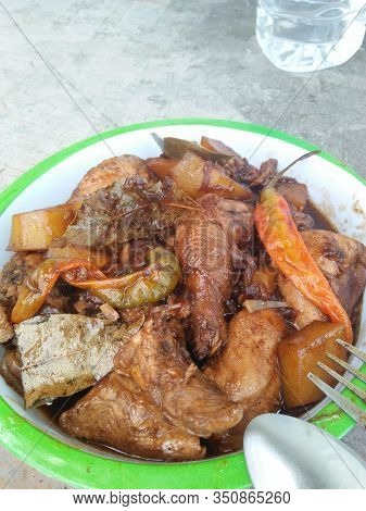 Sauteed Chicken Braised With Soysauce And Vinegar