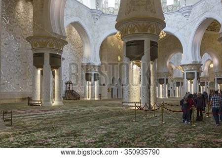 Abu Dhabi, Uae - December 28 2017: Majestic Interiors Of The Great Mosque Of Abu Dhabi