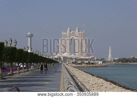 Abu Dhabi, Uae - December 28 2017: Abu Dhabi Marina Promenade