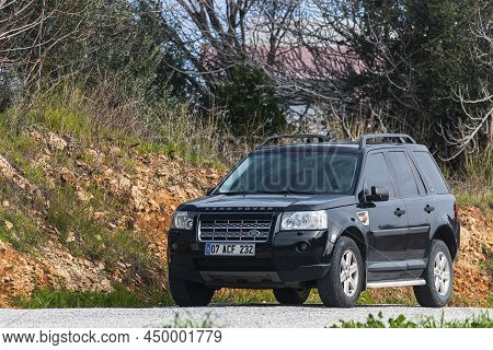 Side, Turkey -january 18, 2022: Black  Land Rover Freelander 2 Parked In  Park