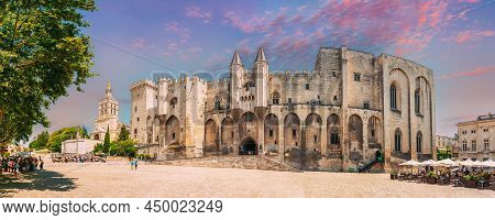 Avignon, Provence, France. Panorama Of Ancient Popes Palace, Saint-benezet, Avignon, Provence, Franc