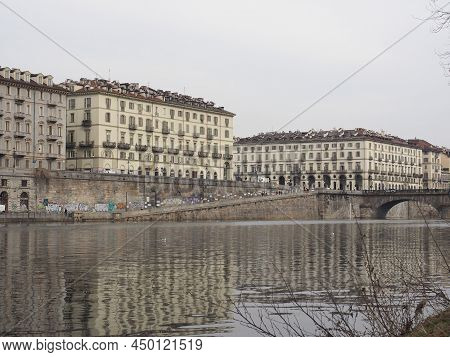 River Po In Turin