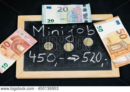 Minijob From July 2022, The Tax-free Gross Wage For Part-time Employees Will Increase From 450.00 Eu