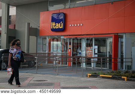 Salvador, Bahia, Brazil - February 24, 2022: Facade Of A Branch Of The Itau Bank In The City Of Salv