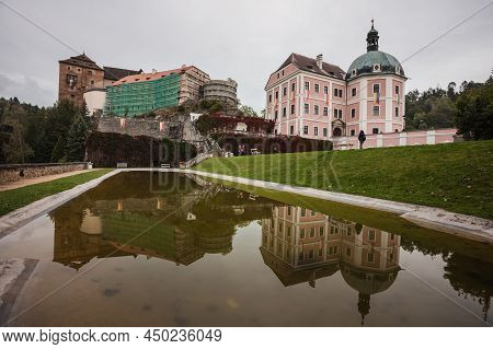 Chateau And Castle Becov Nad Teplou
