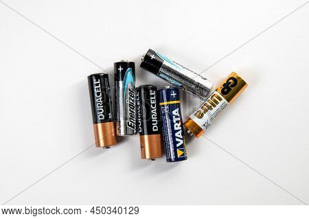Duracell, Varta, Energizer, Gp Ultra Aa Alkaline Batteries Are On White Background