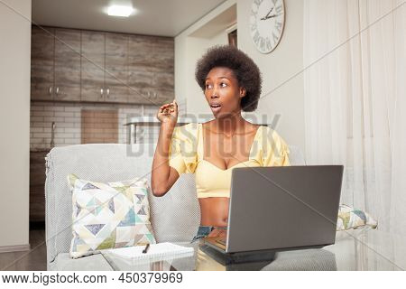 Portrait Of An African American Black Woman. Generating Ideas, Forget, Think, Brainstorm. Business P