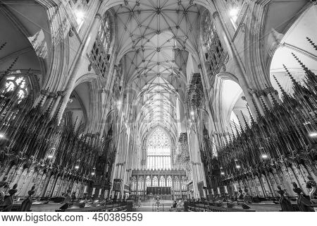 York.yorkshire.united Kingdom.february 14th 2022.view Of The Quire Inside York Minster Cathedral In 