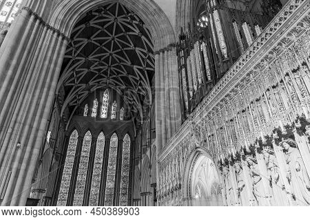 York.yorkshire.united Kingdom.february 14th 2022.view Of The Five Sisters Window In The North Transe