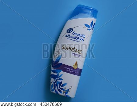 March 06, 2022 Ukraine, The City Of Kyiv Shampoo Head And Shoulders, On The Background