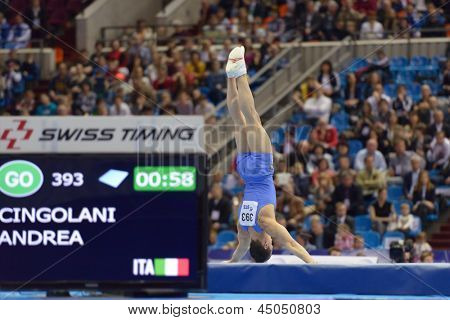 Moskau, Russland - APRIL 20: Andrea Cingolani, Italien führt das Bodenturnen im Finale der 5. E