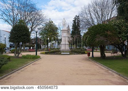 Paços De Ferreira, Portugal - March 06, 2022 : Paços De Ferreira Municipal Garden, Statue Of Dr. Leã