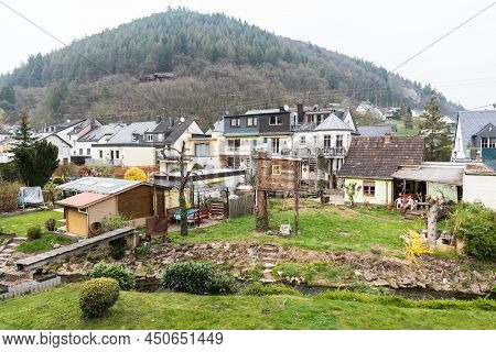 Kordel, Rhineland-palatinate - Germany - 04 10 2019 Idyllic View Over The Backyards Around The Valle