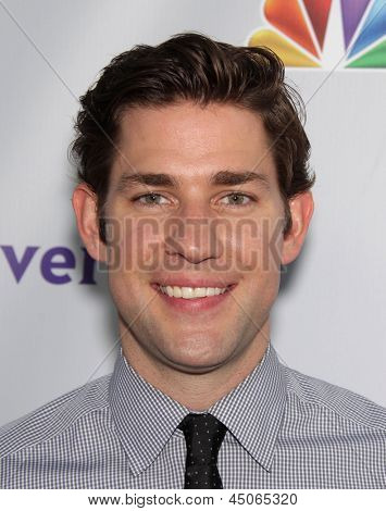 LOS ANGELES - AUG 11: JOHN KRASINSKI nyári TCA párt 2011 - NBC-augusztus 11, 2011-ben érkezik
