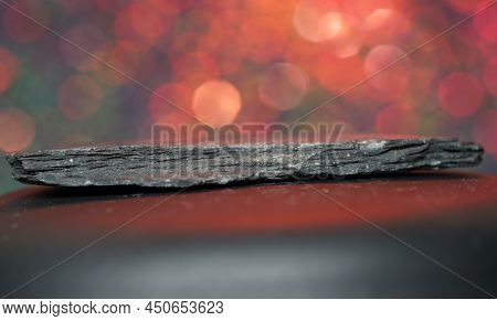 Slate, Stone Splinters, Wood Splinters, Shingle Is A Collective Term For Different Tectonically Defo