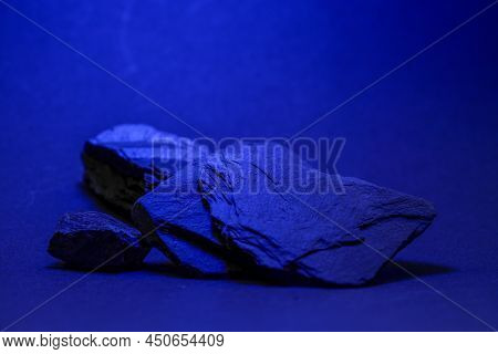 Slate, Stone Splinters, Wood Splinters, Shingle Is A Collective Term For Different Tectonically Defo