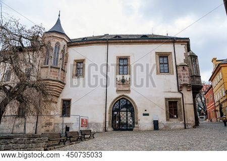 Kutna Hora, Czech Republic, 5 March 2022: Narrow Picturesque Street With Colorful Renaissance And Ba