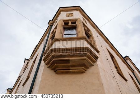 Kutna Hora, Central Bohemian, Czech Republic, 5 March 2022: Italian Courtyard Or Vlassky Dvur With T