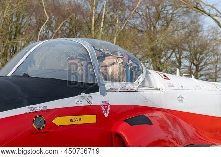Hunting Percival Jet Provost T4 Xp640
