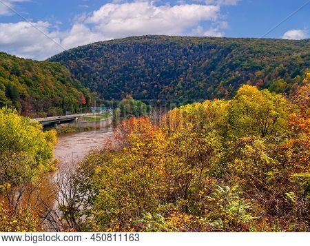 A Scenic Autumn View Of The Delaware Water Gap In Pensylvania.