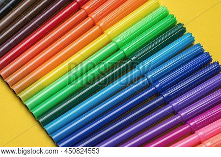 Coloring Fibre Felt Tip Pens Arranged In A Row. Assorted Color's Doodling Markers.