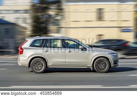 Beige Suv Car Volvo Xc90 Fast Drive On Road In The City With Blurred Background. Moscow, Russia - Oc