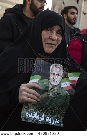 Funeral Of Qassem Suleimani Assassinated By American Drones, Qasem Soleimani Was An Iranian Major Ge