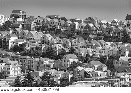 Historic Urban Houses In San Francisco In Black And Whitev