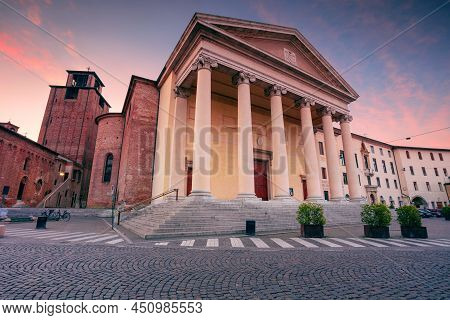 Treviso, Italy. Cityscape Image Of Historical Center Of Treviso, Italy With Treviso Cathedral At Sun